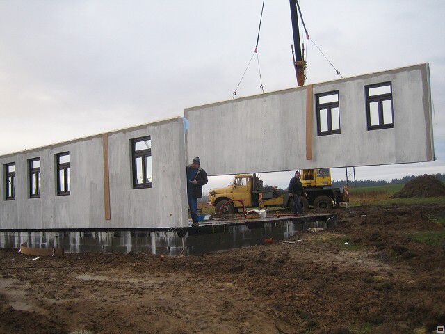 Stavba naeho instantnho domu. Leden 2006