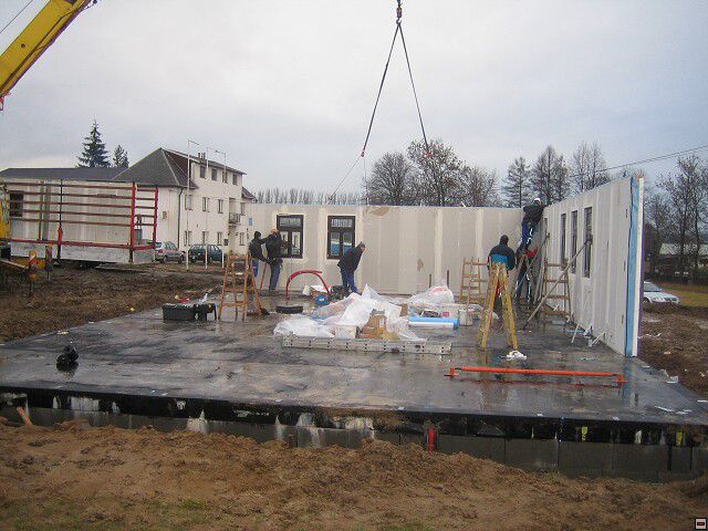 Stavba naeho instantnho domu. Leden 2006
