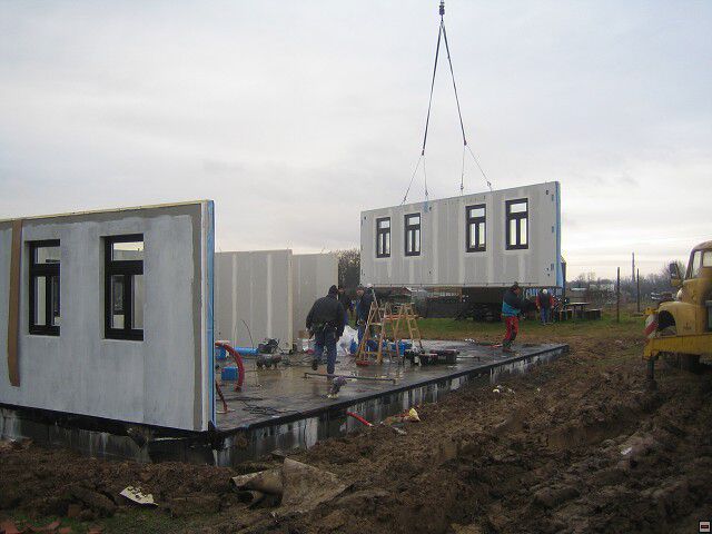 Stavba naeho instantnho domu. Leden 2006