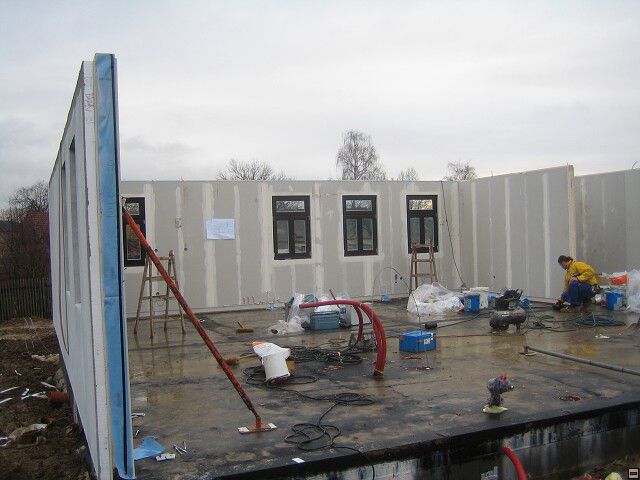 Stavba naeho instantnho domu. Leden 2006