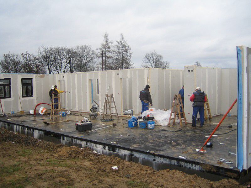 Stavba naeho instantnho domu. Leden 2006