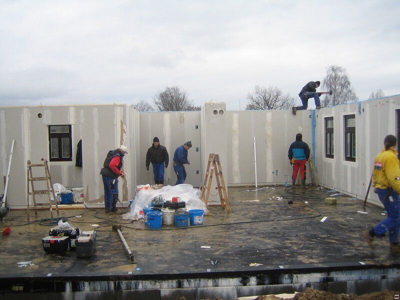Stavba naeho instantnho domu. Leden 2006