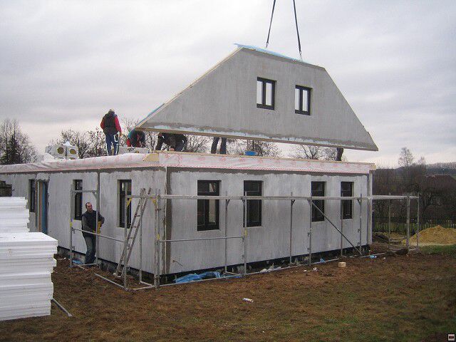 Stavba naeho instantnho domu. Leden 2006