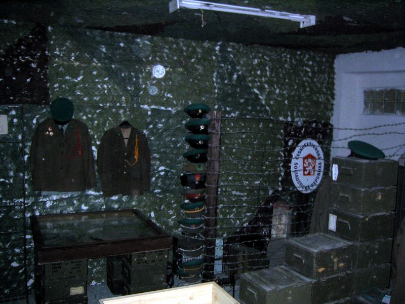 Veterni PS na vlet v pohranin rot Valtice - 2004