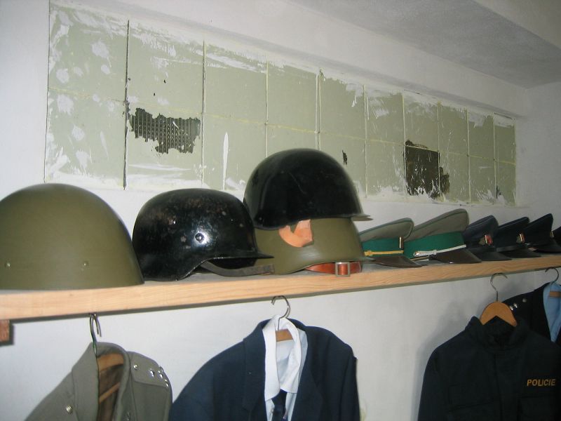 Veterni PS na vlet v pohranin rot Valtice - 2004